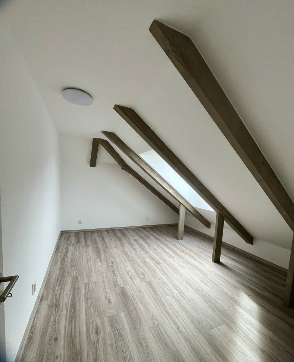 Prenájom bytu 3-izbový 77 m², Žižkova, Nový Knín, Středočeský kraj Prenájom bytu 3-izbový 77 m², Žižkova, Nový Knín, Středočeský kraj