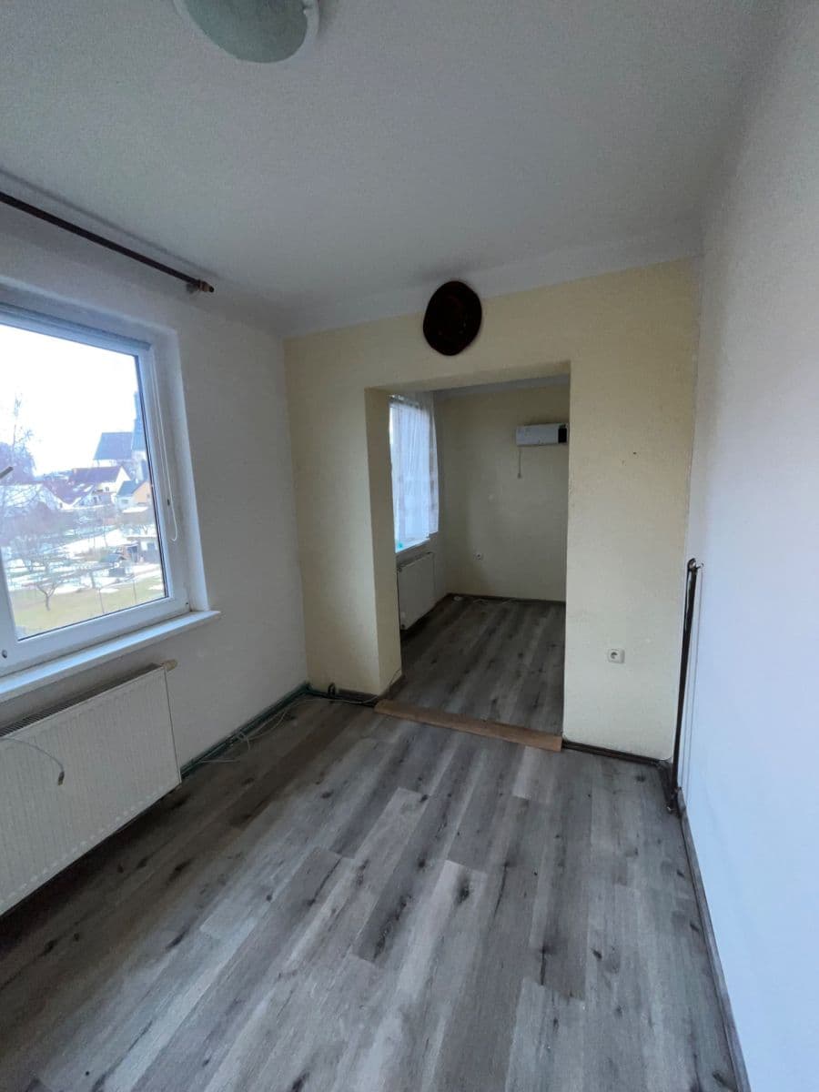 Prenájom bytu 4-izbový 76 m², Dolní Dvořiště, Jihočeský kraj Prenájom bytu 4-izbový 76 m², Dolní Dvořiště, Jihočeský kraj