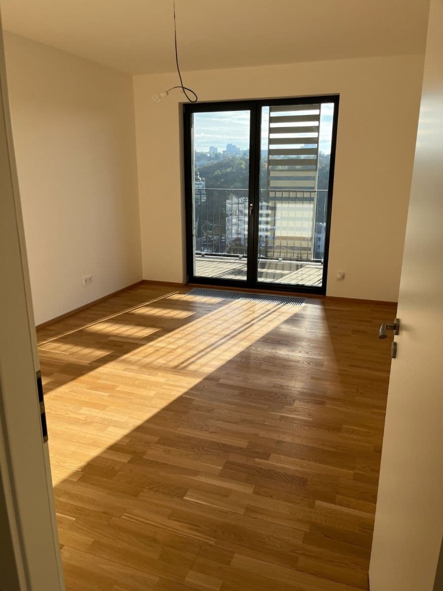 Prenájom bytu 2-izbový 54 m², Mezi Vodami, Praha, Praha Prenájom bytu 2-izbový 54 m², Mezi Vodami, Praha, Praha