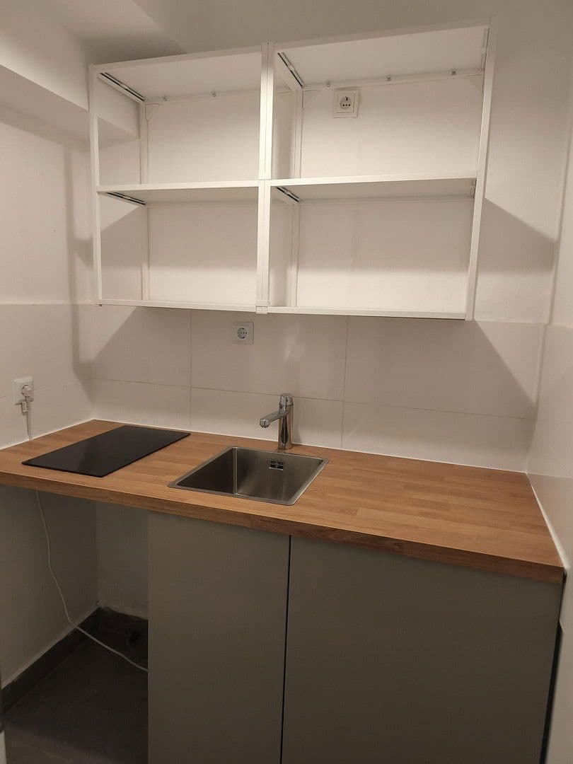 Prenájom bytu 1-izbový 35 m², Arnulfstraße, Köln, Severné Porýnie - Westfálsko Prenájom bytu 1-izbový 35 m², Arnulfstraße, Köln, Severné Porýnie - Westfálsko