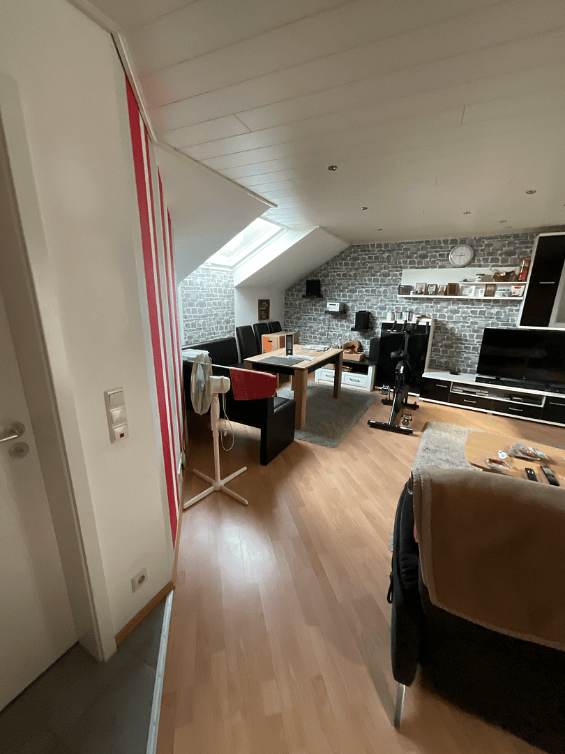 Predaj domu 170 m², pozemek 161 m², Schriesheim, Bádensko-Wurttembersko Predaj domu 170 m², pozemek 161 m², Schriesheim, Bádensko-Wurttembersko