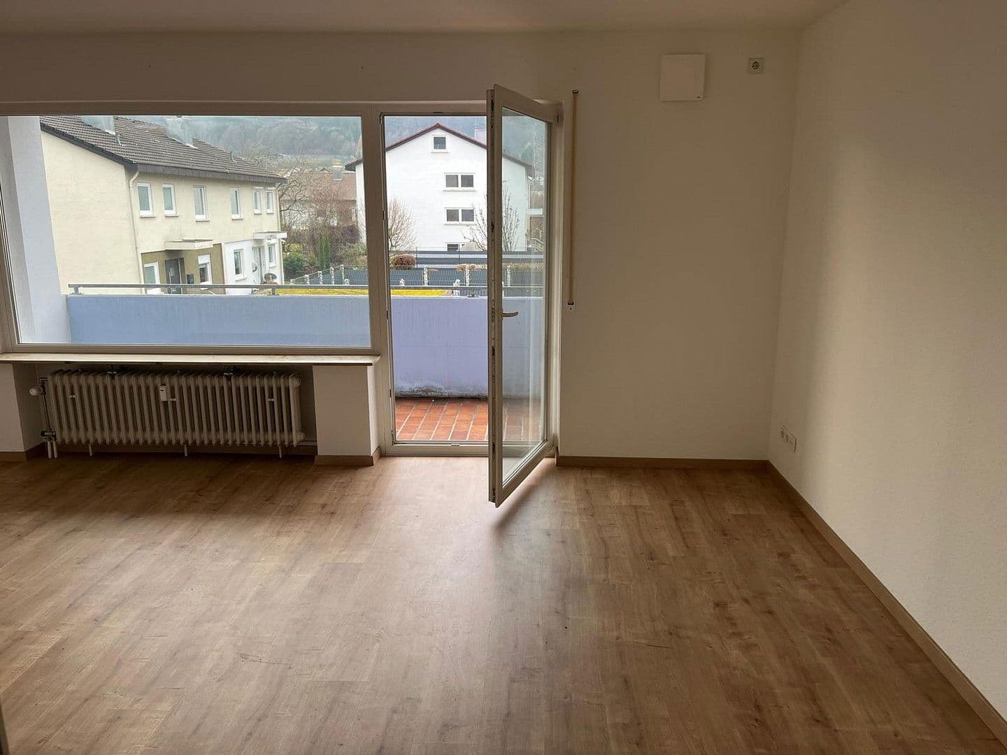 Prenájom bytu 4-izbový 92 m², Wurmlingen, Bádensko-Wurttembersko Prenájom bytu 4-izbový 92 m², Wurmlingen, Bádensko-Wurttembersko