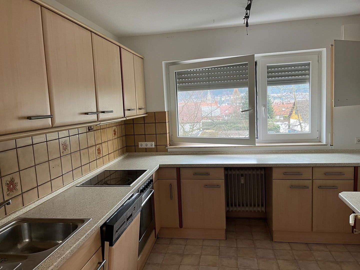 Prenájom bytu 4-izbový 92 m², Wurmlingen, Bádensko-Wurttembersko Prenájom bytu 4-izbový 92 m², Wurmlingen, Bádensko-Wurttembersko