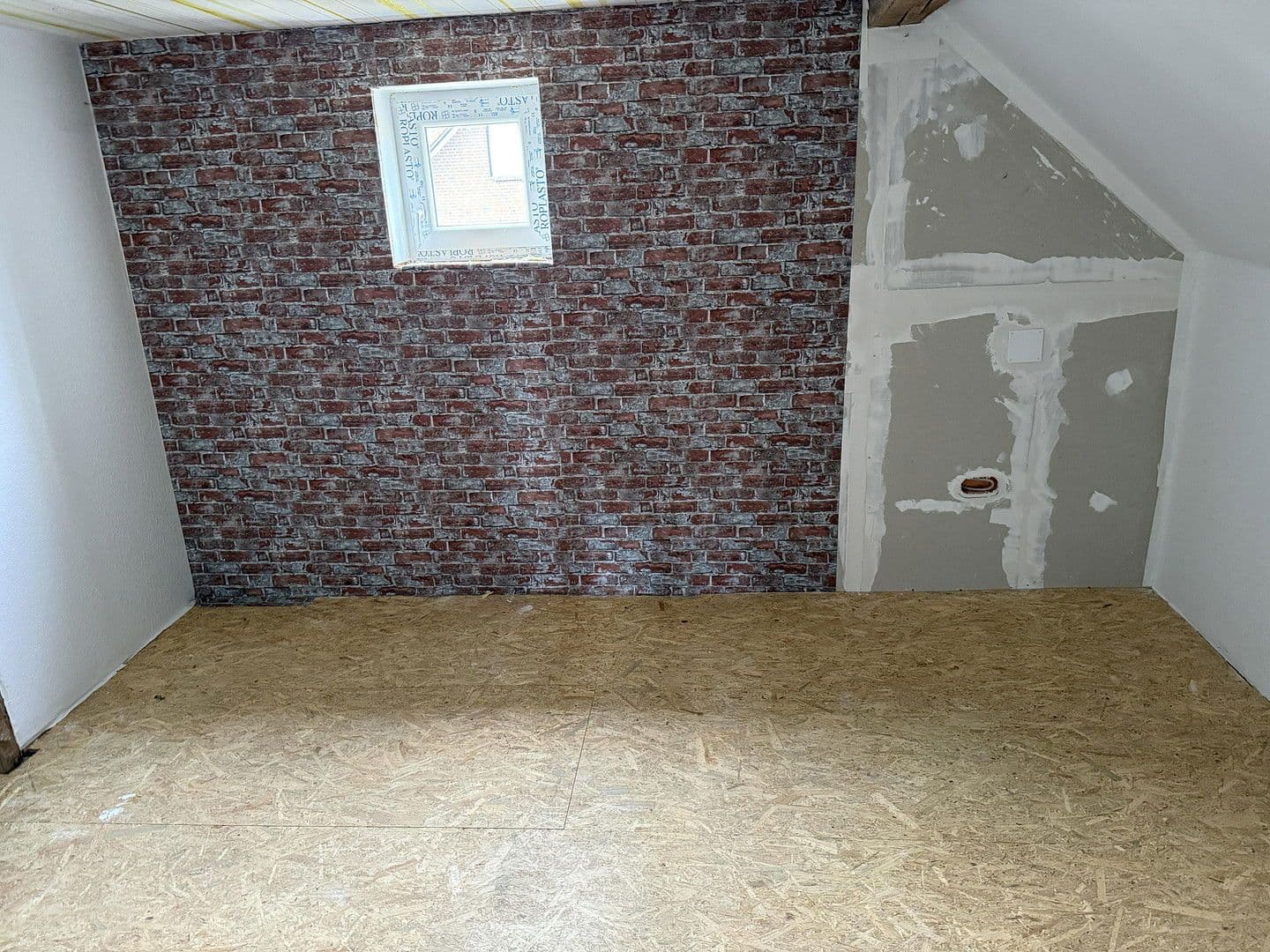 Predaj domu 105 m², pozemek 1.531 m², Malchin, Meklenbursko-Predpomoransko Predaj domu 105 m², pozemek 1.531 m², Malchin, Meklenbursko-Predpomoransko