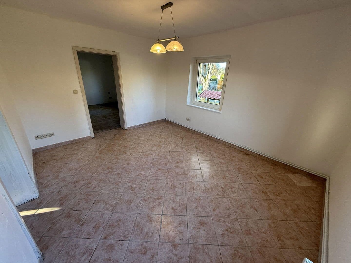 Predaj domu 105 m², pozemek 1.531 m², Malchin, Meklenbursko-Predpomoransko Predaj domu 105 m², pozemek 1.531 m², Malchin, Meklenbursko-Predpomoransko