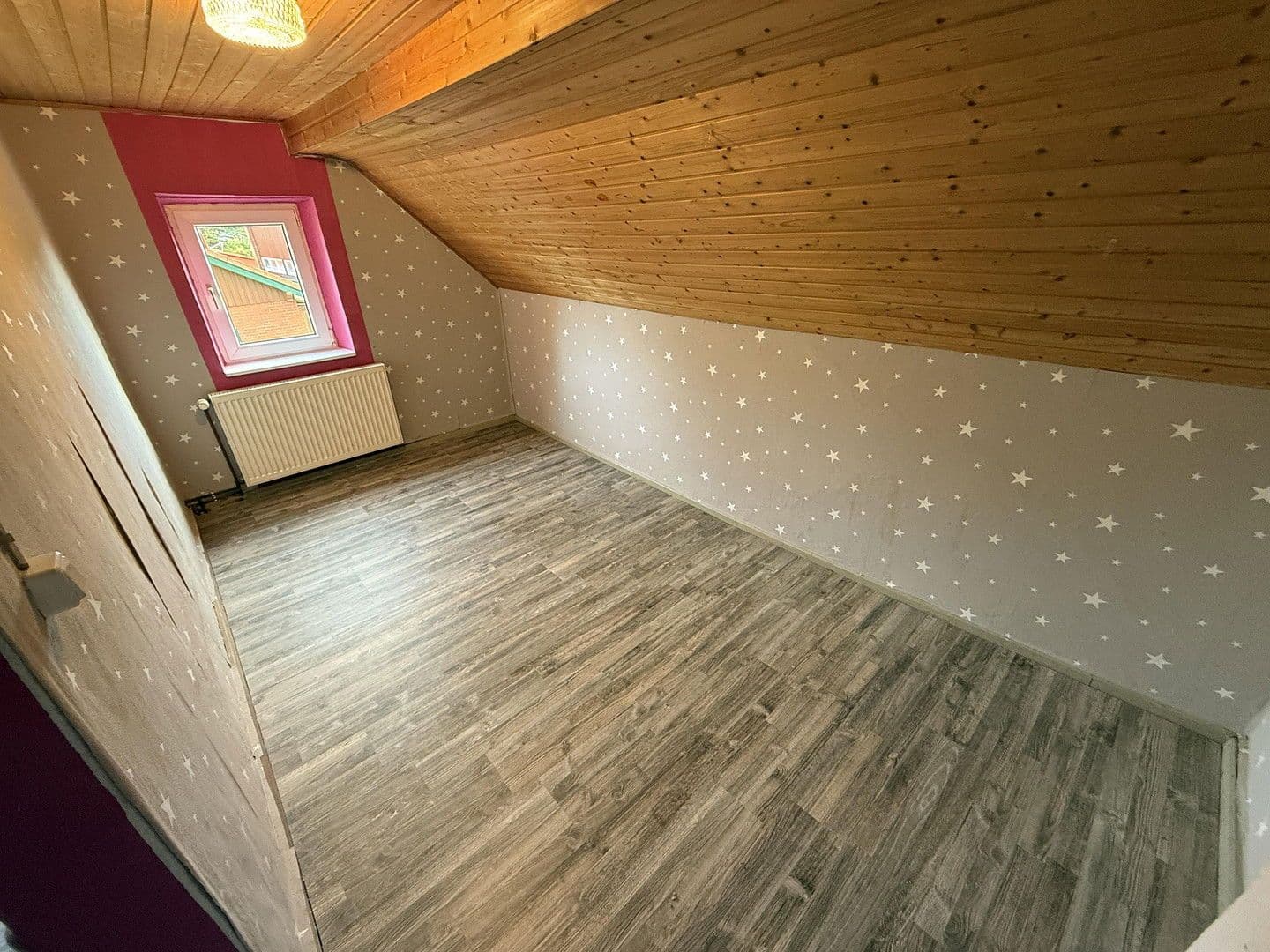 Predaj domu 105 m², pozemek 1.531 m², Malchin, Meklenbursko-Predpomoransko Predaj domu 105 m², pozemek 1.531 m², Malchin, Meklenbursko-Predpomoransko