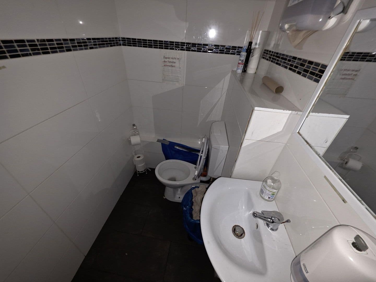 Prenájom nebytového priestoru 100 m², Auguststr. 13, Bonn, Severné Porýnie - Westfálsko Prenájom nebytového priestoru 100 m², Auguststr. 13, Bonn, Severné Porýnie - Westfálsko