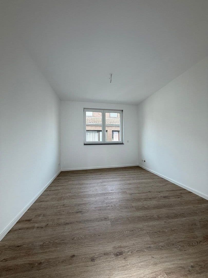 Prenájom bytu 3-izbový 90 m², Köln, Severné Porýnie - Westfálsko Prenájom bytu 3-izbový 90 m², Köln, Severné Porýnie - Westfálsko