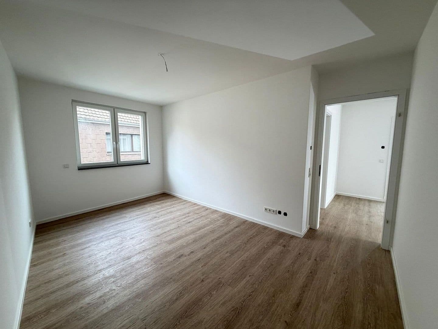 Prenájom bytu 3-izbový 90 m², Köln, Severné Porýnie - Westfálsko Prenájom bytu 3-izbový 90 m², Köln, Severné Porýnie - Westfálsko