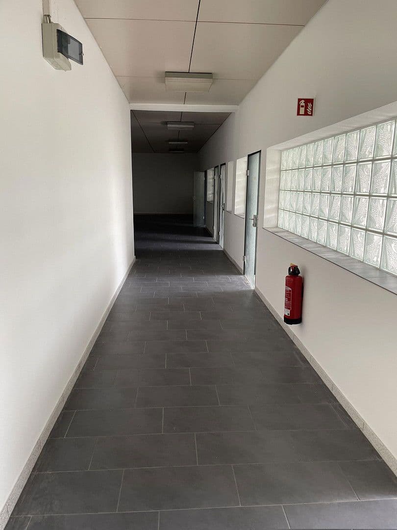 Prenájom kancelárie 150 m², Im Gewerbepark 1, Hunderdorf, Bavorsko Prenájom kancelárie 150 m², Im Gewerbepark 1, Hunderdorf, Bavorsko