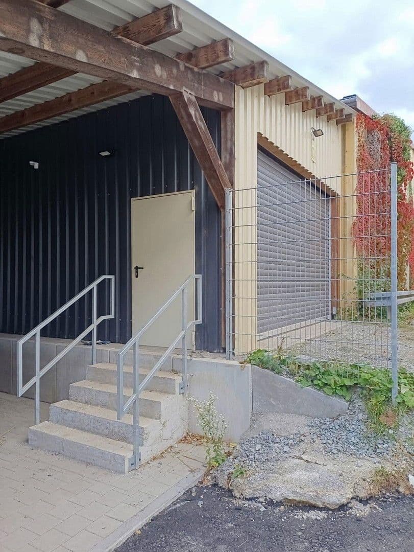 Prenájom nebytového priestoru 192 m², Im Gewerbepark 1, Hunderdorf, Bavorsko Prenájom nebytového priestoru 192 m², Im Gewerbepark 1, Hunderdorf, Bavorsko