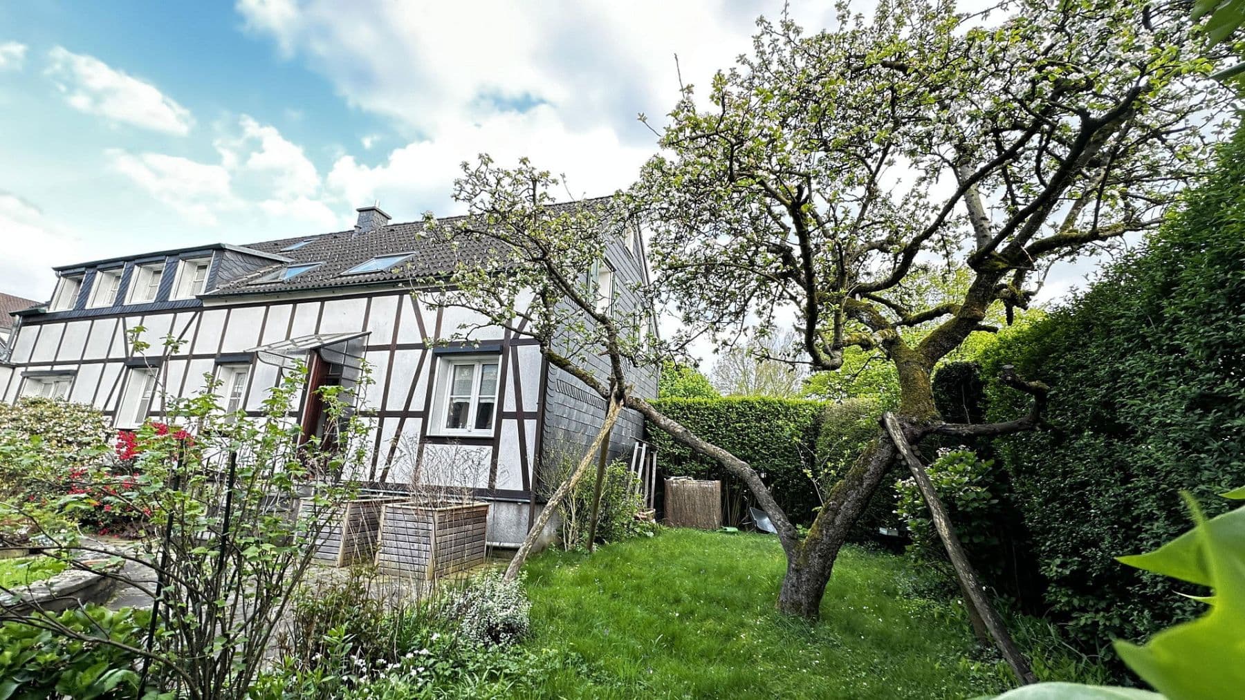 Predaj domu 172 m², pozemek 500 m², Solingen, Severné Porýnie - Westfálsko Predaj domu 172 m², pozemek 500 m², Solingen, Severné Porýnie - Westfálsko