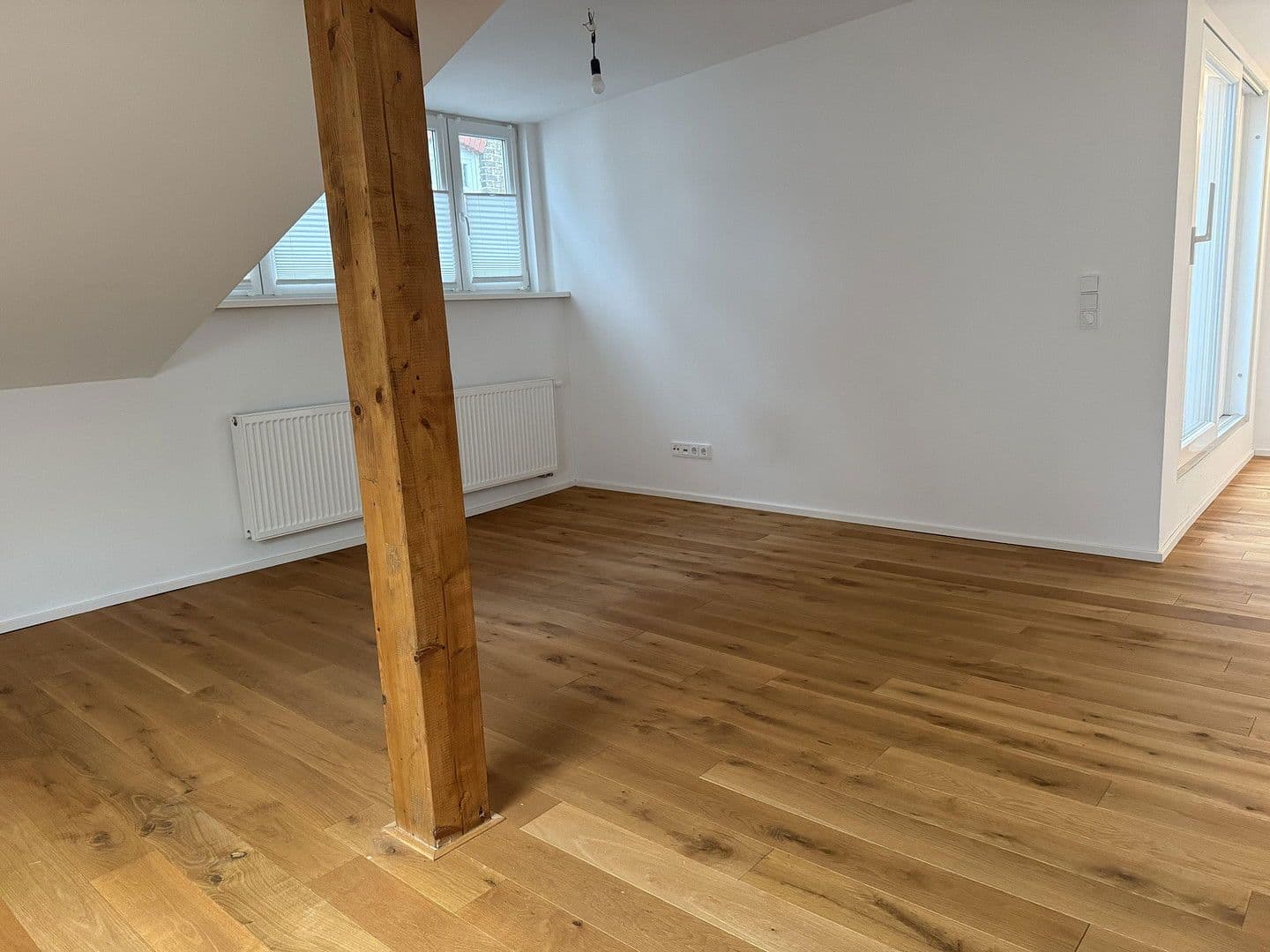 Prenájom domu 120 m², pozemek 200 m², Frankfurt, Hesensko Prenájom domu 120 m², pozemek 200 m², Frankfurt, Hesensko