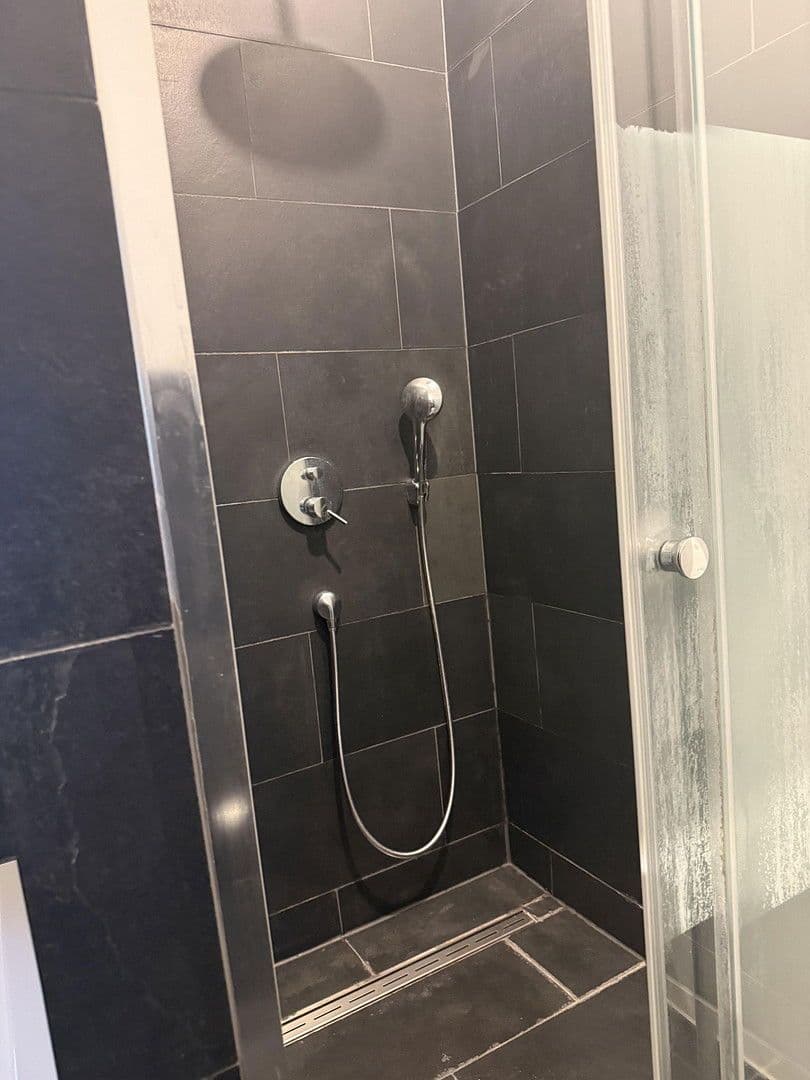 Prenájom domu 120 m², pozemek 200 m², Frankfurt, Hesensko Prenájom domu 120 m², pozemek 200 m², Frankfurt, Hesensko