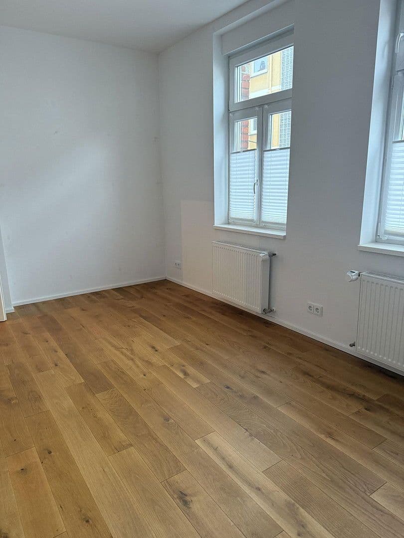 Prenájom domu 120 m², pozemek 200 m², Frankfurt, Hesensko Prenájom domu 120 m², pozemek 200 m², Frankfurt, Hesensko