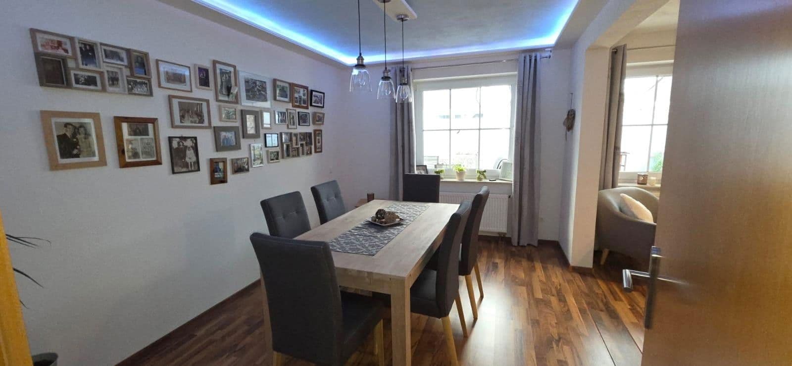 Predaj domu 250 m², pozemek 1.000 m², 6 Auf der Steine, Eschershausen, Dolné Sasko Predaj domu 250 m², pozemek 1.000 m², 6 Auf der Steine, Eschershausen, Dolné Sasko