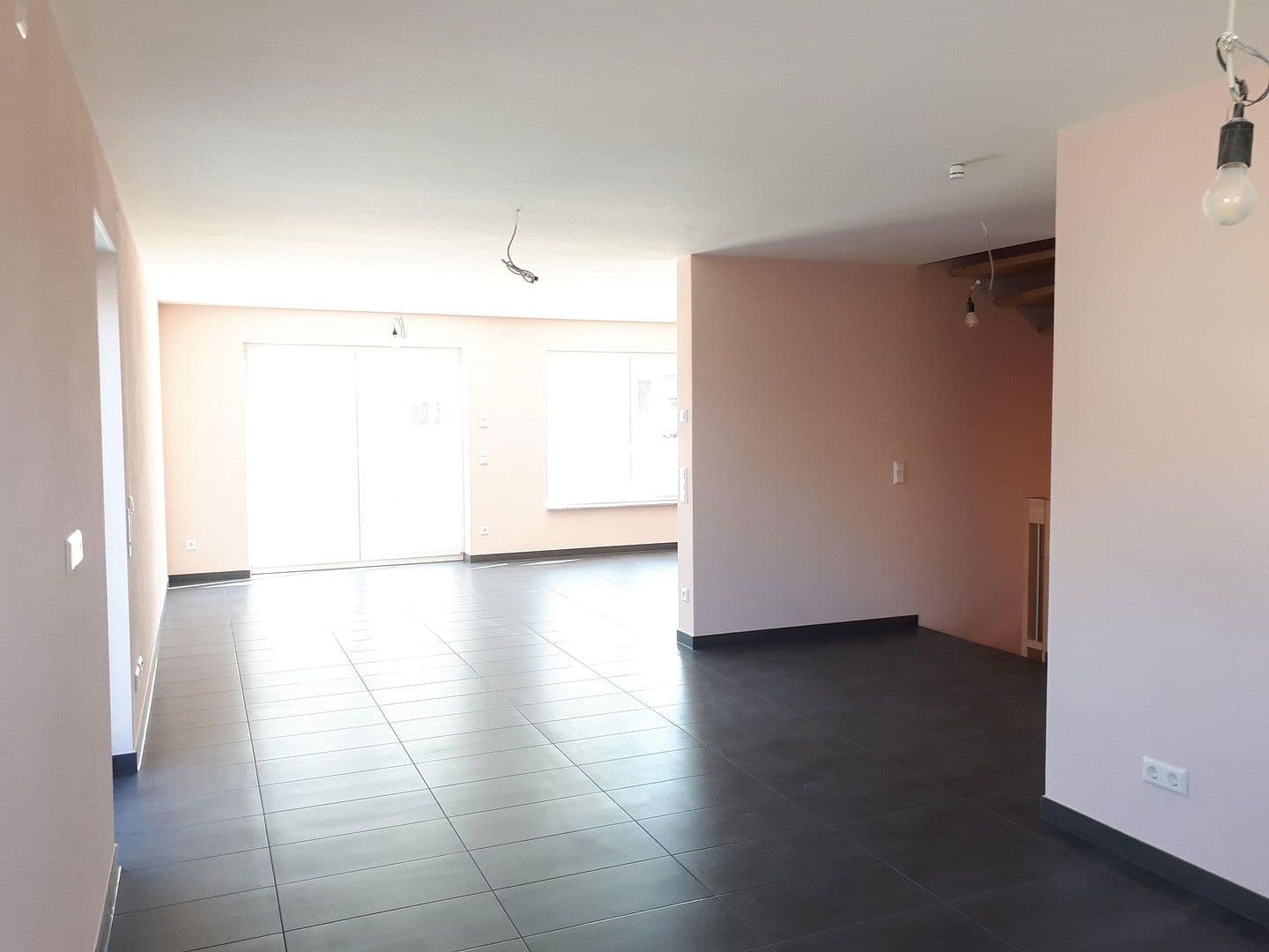 Prenájom domu 155 m², pozemek 332 m², Eutingen im Gäu, Bádensko-Wurttembersko Prenájom domu 155 m², pozemek 332 m², Eutingen im Gäu, Bádensko-Wurttembersko