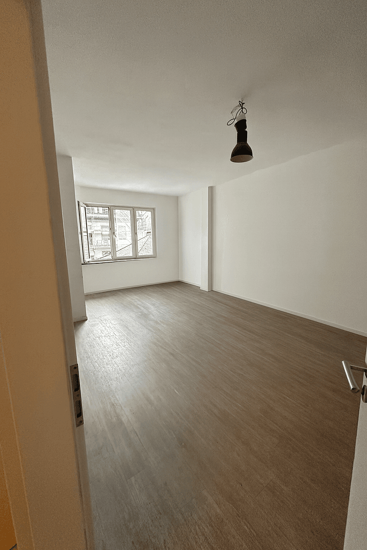 Prenájom bytu 3-izbový 95 m², F1, Mannheim, Bádensko-Wurttembersko Prenájom bytu 3-izbový 95 m², F1, Mannheim, Bádensko-Wurttembersko