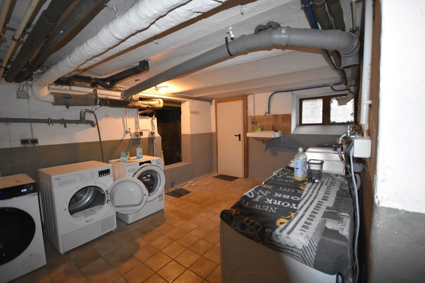 Predaj domu 352 m², pozemek 987 m², Melle, Dolné Sasko Predaj domu 352 m², pozemek 987 m², Melle, Dolné Sasko