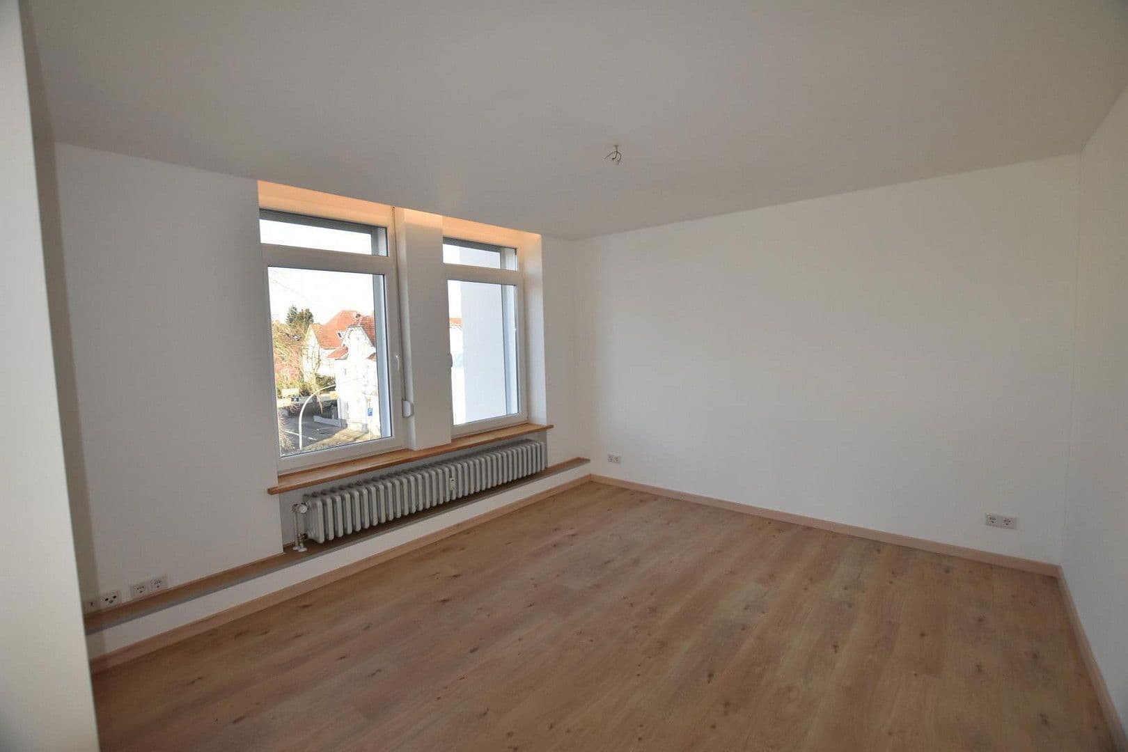 Predaj domu 352 m², pozemek 987 m², Melle, Dolné Sasko Predaj domu 352 m², pozemek 987 m², Melle, Dolné Sasko