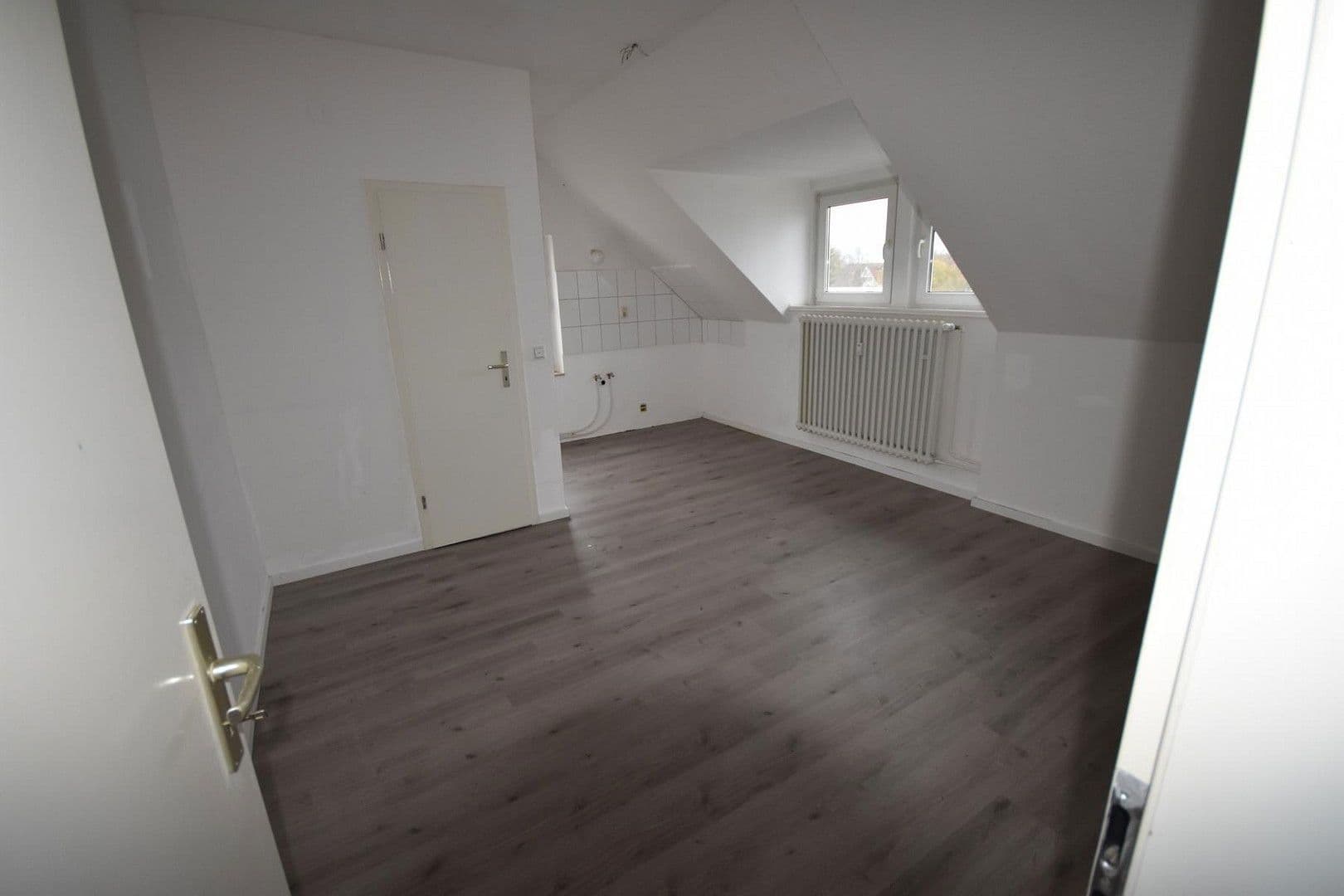 Predaj domu 352 m², pozemek 987 m², Melle, Dolné Sasko Predaj domu 352 m², pozemek 987 m², Melle, Dolné Sasko