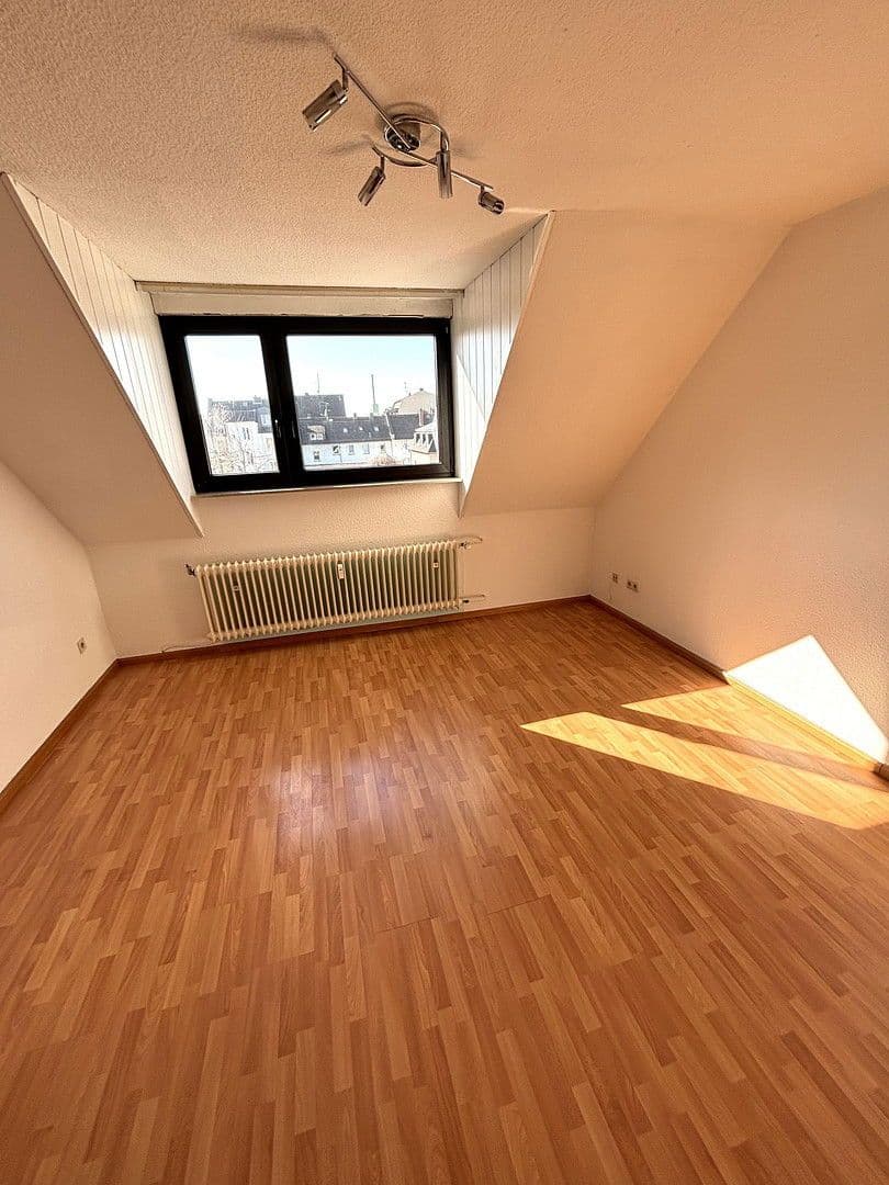 Predaj domu 443 m², pozemek 263 m², Frankfurt, Hesensko Predaj domu 443 m², pozemek 263 m², Frankfurt, Hesensko