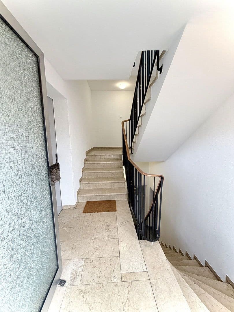 Predaj domu 443 m², pozemek 263 m², Frankfurt, Hesensko Predaj domu 443 m², pozemek 263 m², Frankfurt, Hesensko