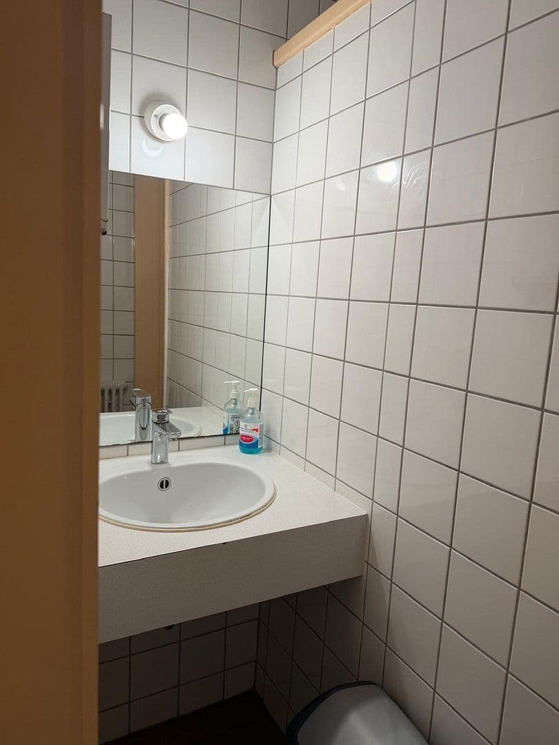 Prenájom nebytového priestoru 137 m², Dobler Str.14, Bad Herrenalb, Bádensko-Wurttembersko Prenájom nebytového priestoru 137 m², Dobler Str.14, Bad Herrenalb, Bádensko-Wurttembersko