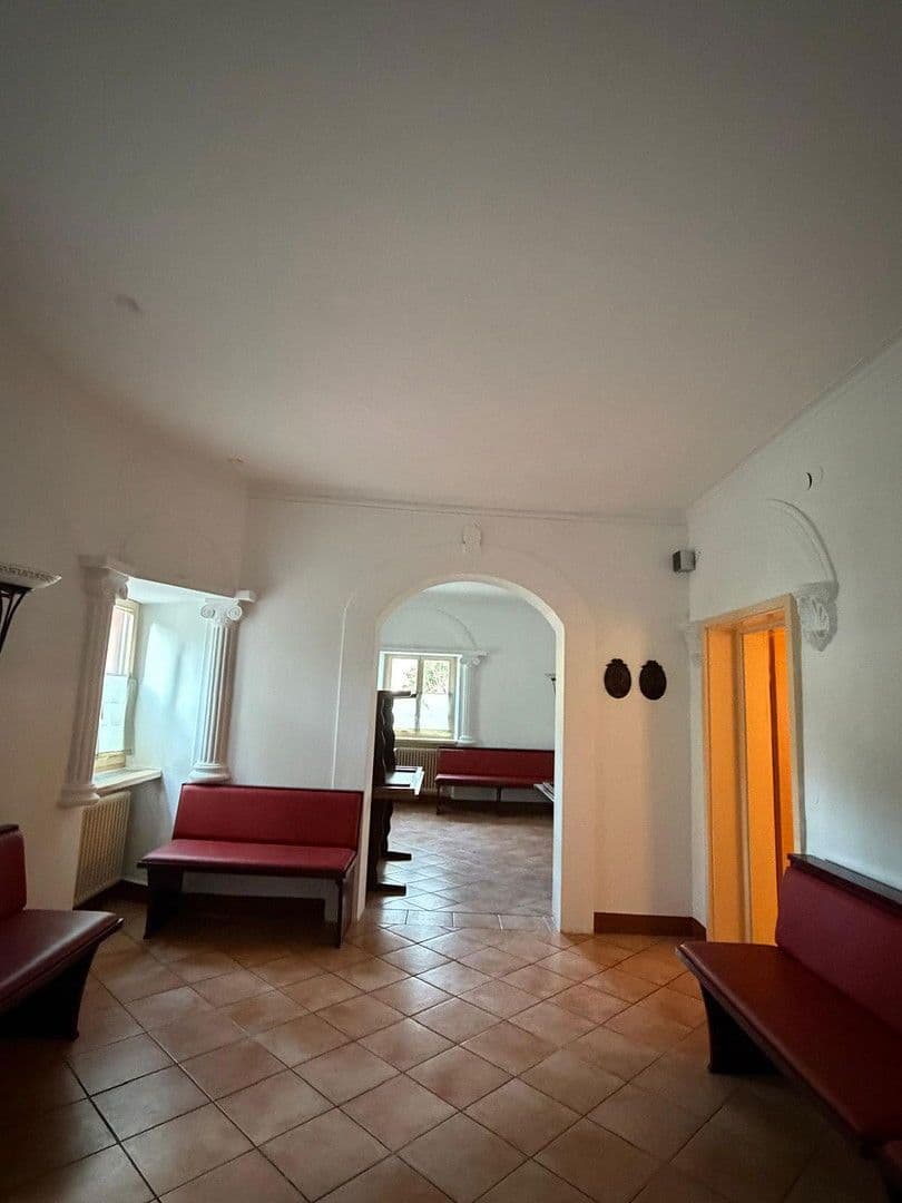 Prenájom nebytového priestoru 137 m², Dobler Str.14, Bad Herrenalb, Bádensko-Wurttembersko Prenájom nebytového priestoru 137 m², Dobler Str.14, Bad Herrenalb, Bádensko-Wurttembersko