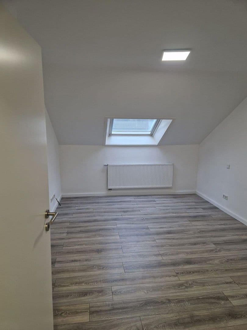 Prenájom bytu 2-izbový 70 m², Dürerstr. 4, Mannheim, Bádensko-Wurttembersko Prenájom bytu 2-izbový 70 m², Dürerstr. 4, Mannheim, Bádensko-Wurttembersko