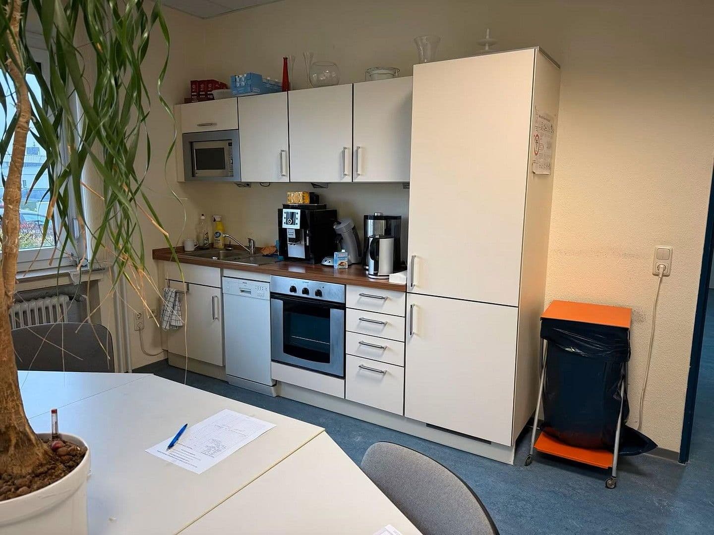 Prenájom kancelárie 230 m², Wilhelmshaven, Dolné Sasko Prenájom kancelárie 230 m², Wilhelmshaven, Dolné Sasko