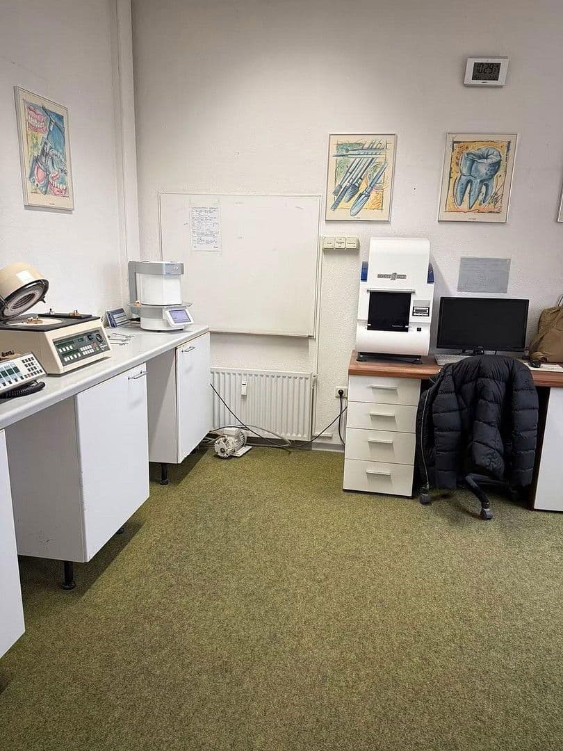 Prenájom kancelárie 230 m², Wilhelmshaven, Dolné Sasko Prenájom kancelárie 230 m², Wilhelmshaven, Dolné Sasko