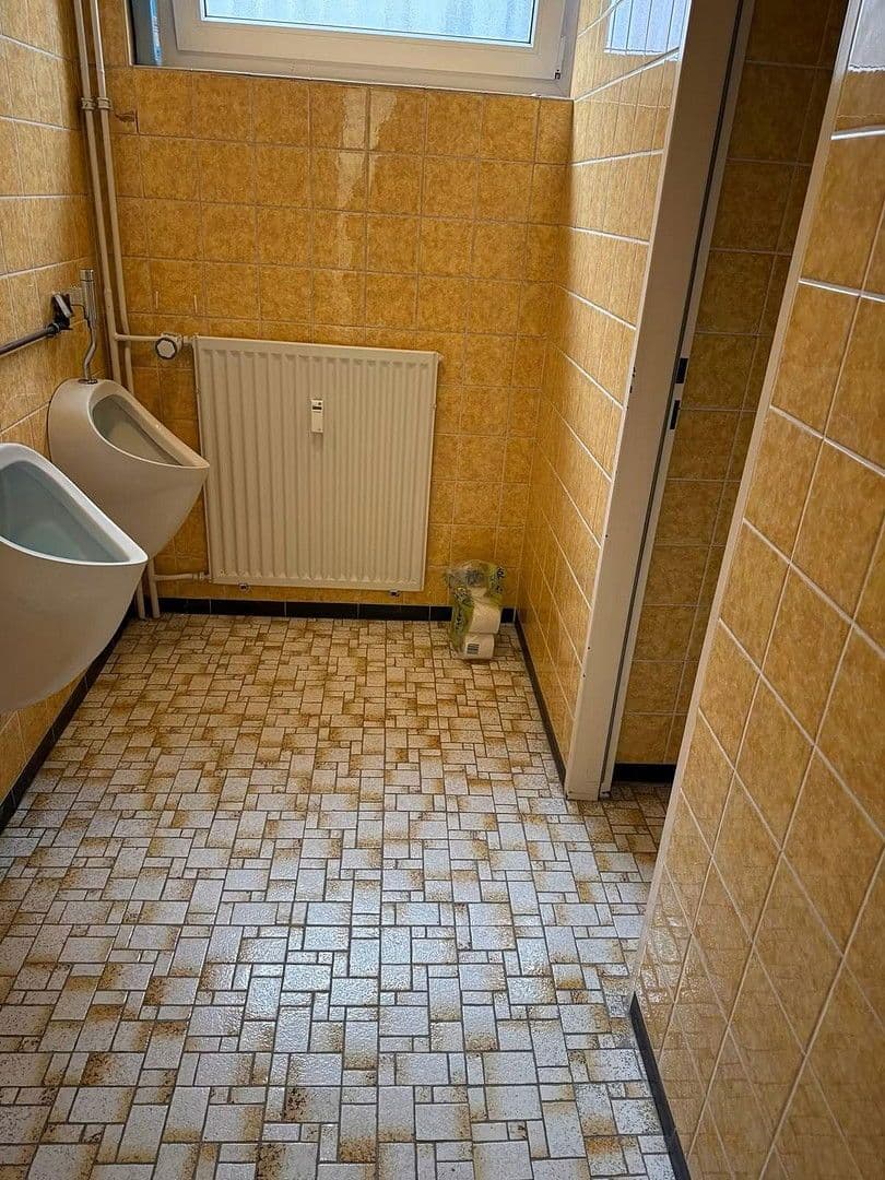 Prenájom kancelárie 230 m², Wilhelmshaven, Dolné Sasko Prenájom kancelárie 230 m², Wilhelmshaven, Dolné Sasko