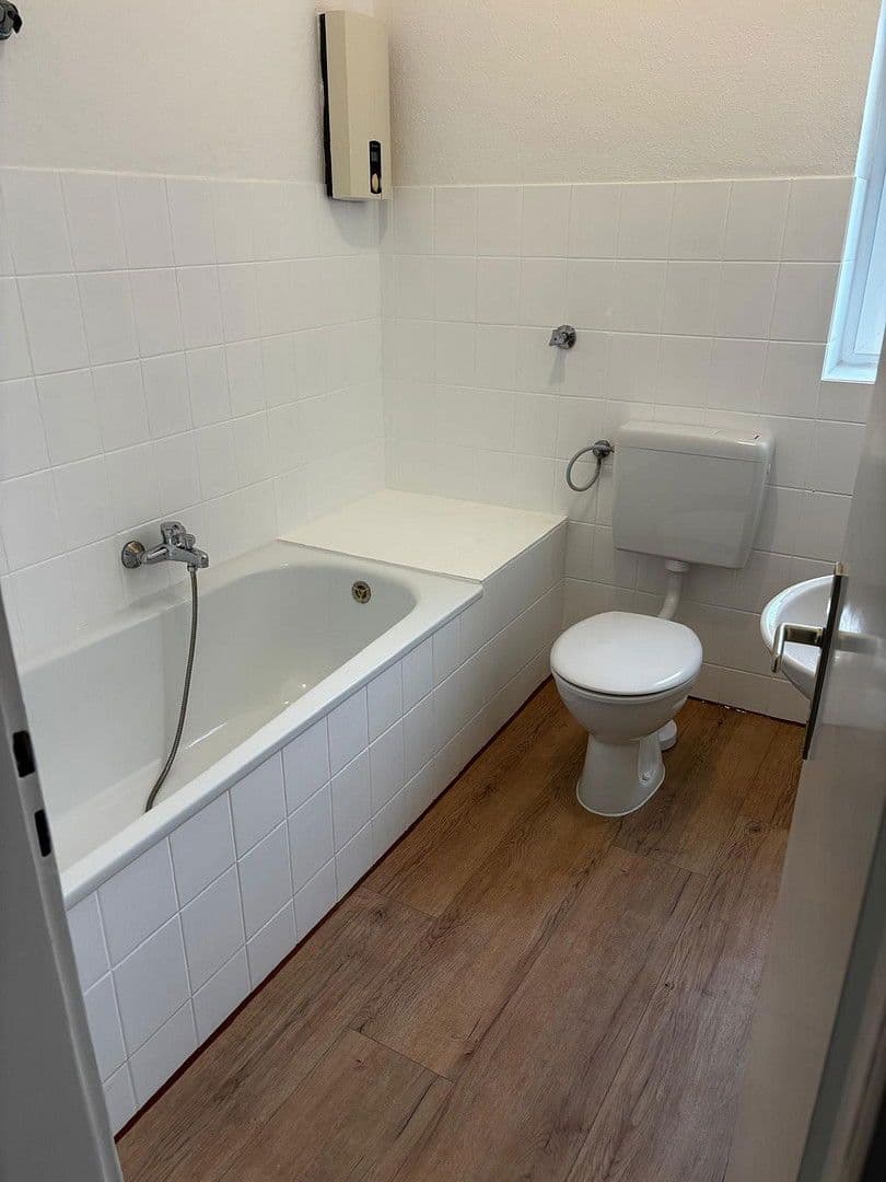 Prenájom bytu 2-izbový 38 m², Oberdorfstr. 68, Essen, Severné Porýnie - Westfálsko Prenájom bytu 2-izbový 38 m², Oberdorfstr. 68, Essen, Severné Porýnie - Westfálsko