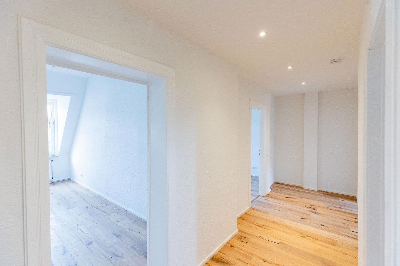 Prenájom bytu 3-izbový 105 m², Wiesbaden, Hesensko Prenájom bytu 3-izbový 105 m², Wiesbaden, Hesensko