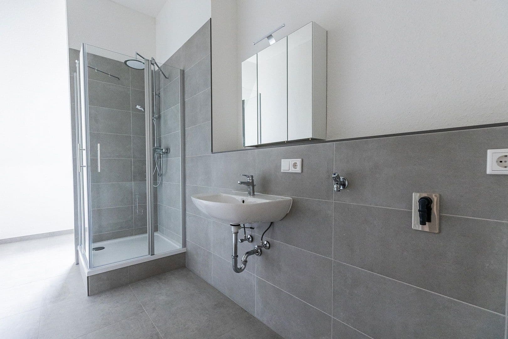 Prenájom bytu 3-izbový 105 m², Wiesbaden, Hesensko Prenájom bytu 3-izbový 105 m², Wiesbaden, Hesensko