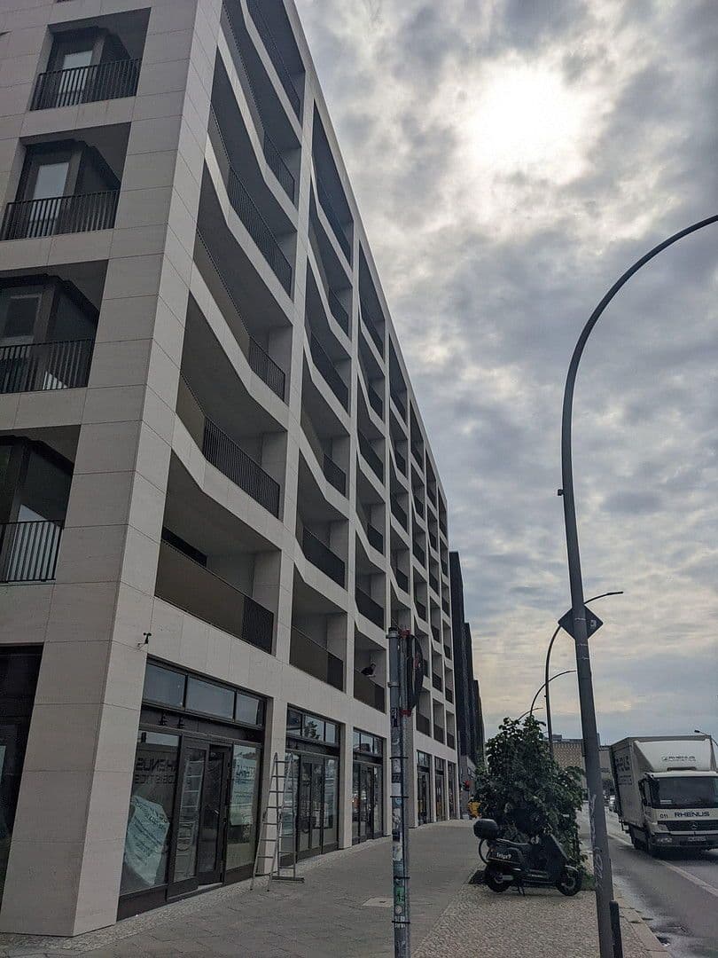Prenájom bytu 2-izbový 56 m², Mühlenstraße 20, Berlin, Berlín Prenájom bytu 2-izbový 56 m², Mühlenstraße 20, Berlin, Berlín