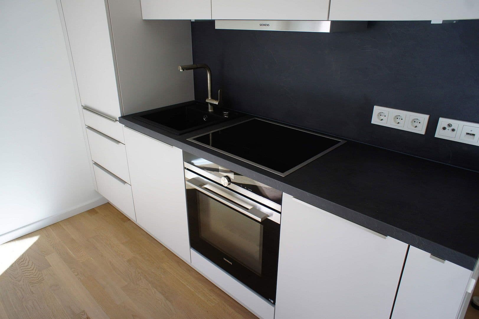 Prenájom bytu 2-izbový 56 m², Mühlenstraße 20, Berlin, Berlín Prenájom bytu 2-izbový 56 m², Mühlenstraße 20, Berlin, Berlín