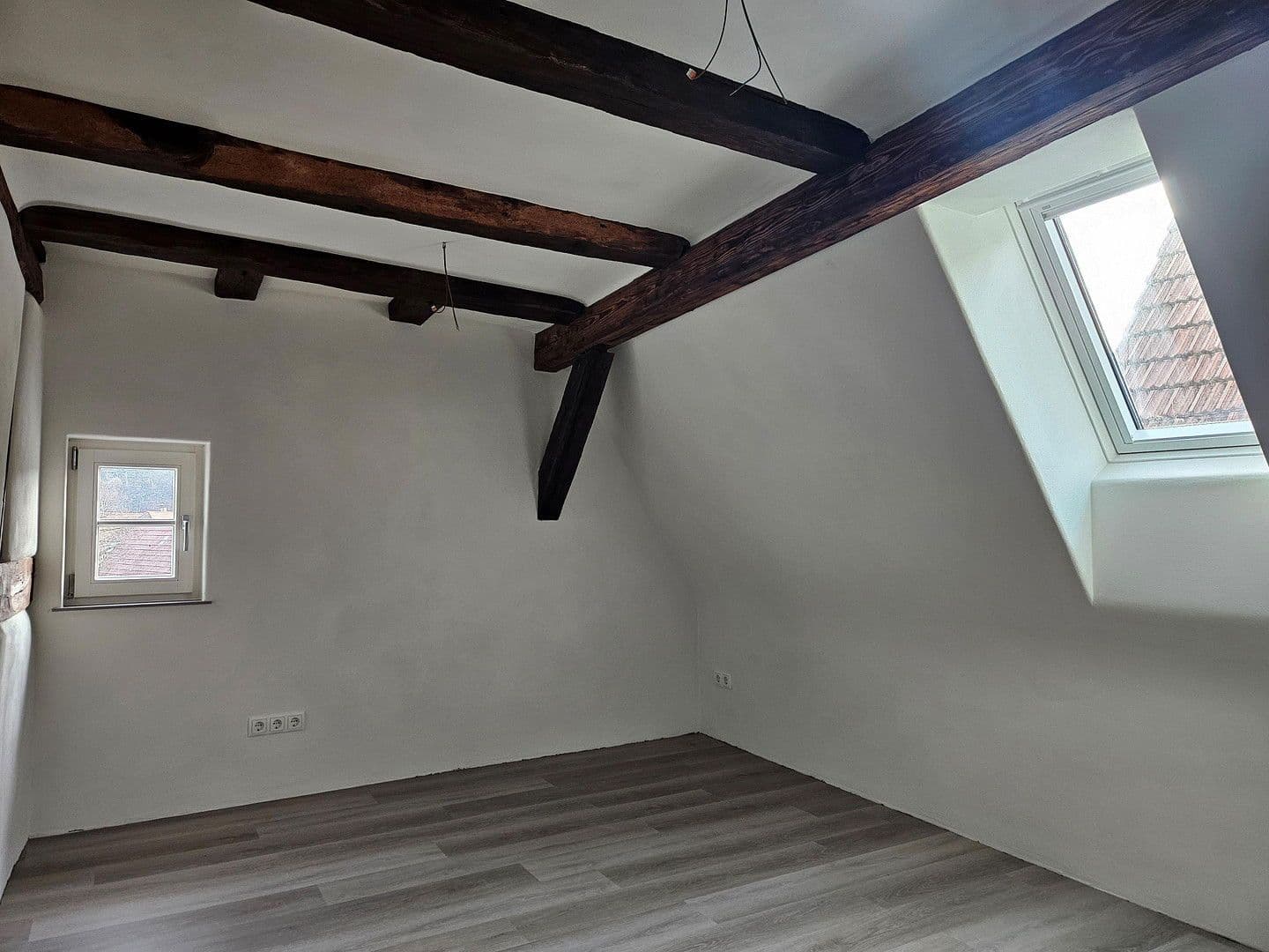 Prenájom bytu 5-izbový 128 m², Mühlacker, Bádensko-Wurttembersko Prenájom bytu 5-izbový 128 m², Mühlacker, Bádensko-Wurttembersko