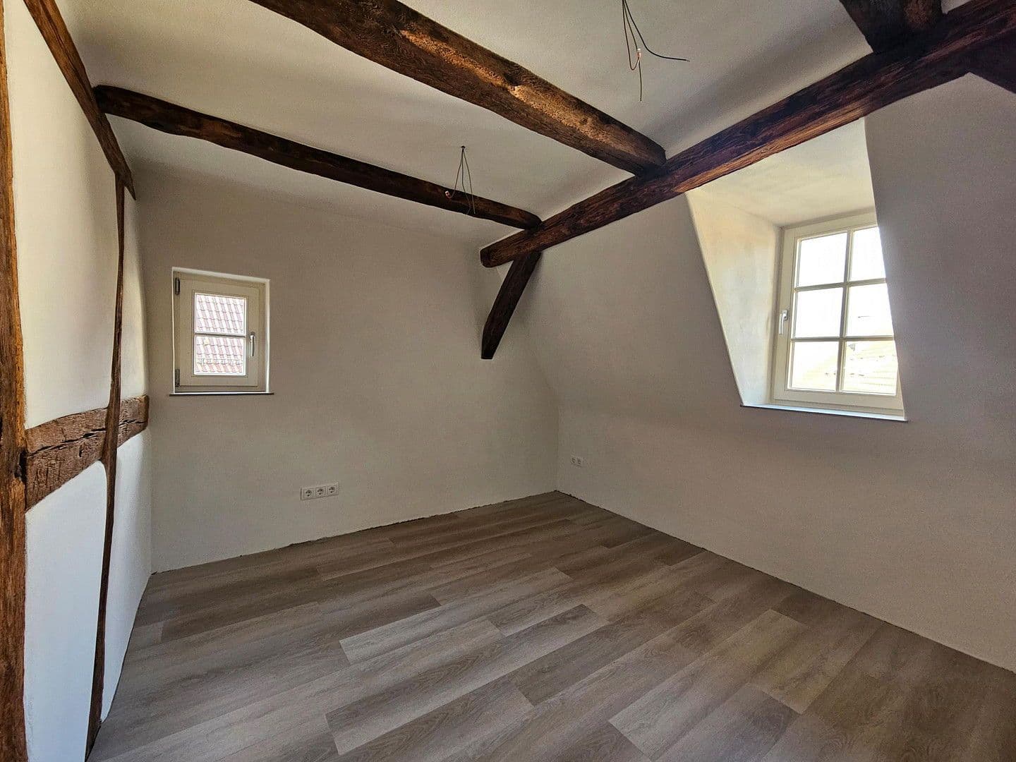 Prenájom bytu 5-izbový 128 m², Mühlacker, Bádensko-Wurttembersko Prenájom bytu 5-izbový 128 m², Mühlacker, Bádensko-Wurttembersko