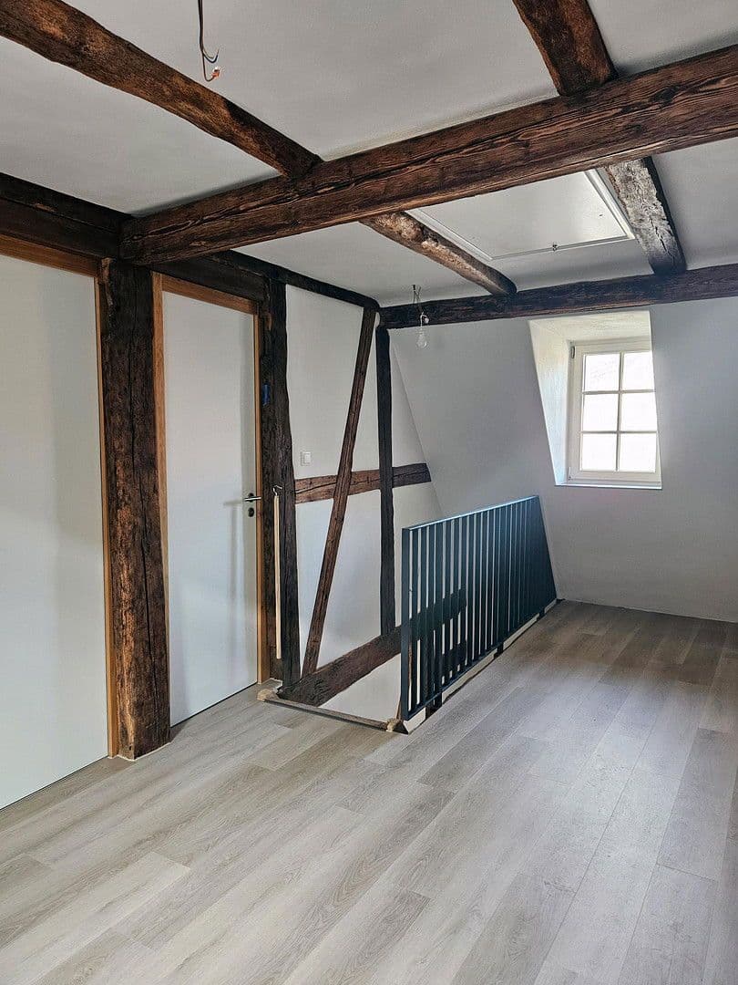 Prenájom bytu 5-izbový 128 m², Mühlacker, Bádensko-Wurttembersko Prenájom bytu 5-izbový 128 m², Mühlacker, Bádensko-Wurttembersko