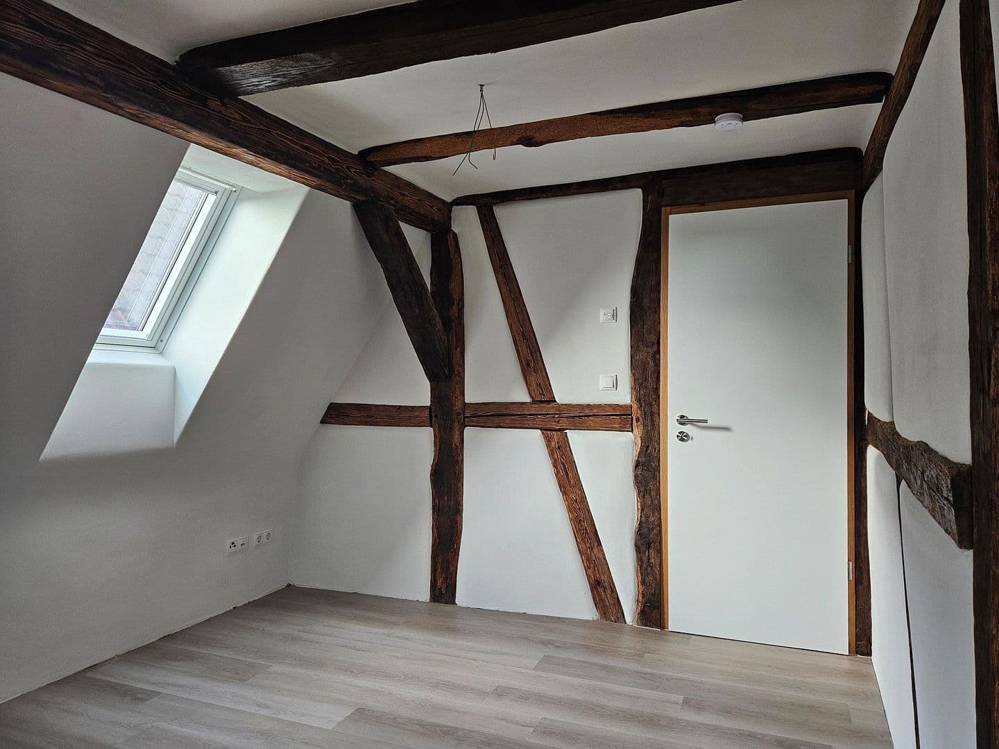 Prenájom bytu 5-izbový 128 m², Mühlacker, Bádensko-Wurttembersko Prenájom bytu 5-izbový 128 m², Mühlacker, Bádensko-Wurttembersko