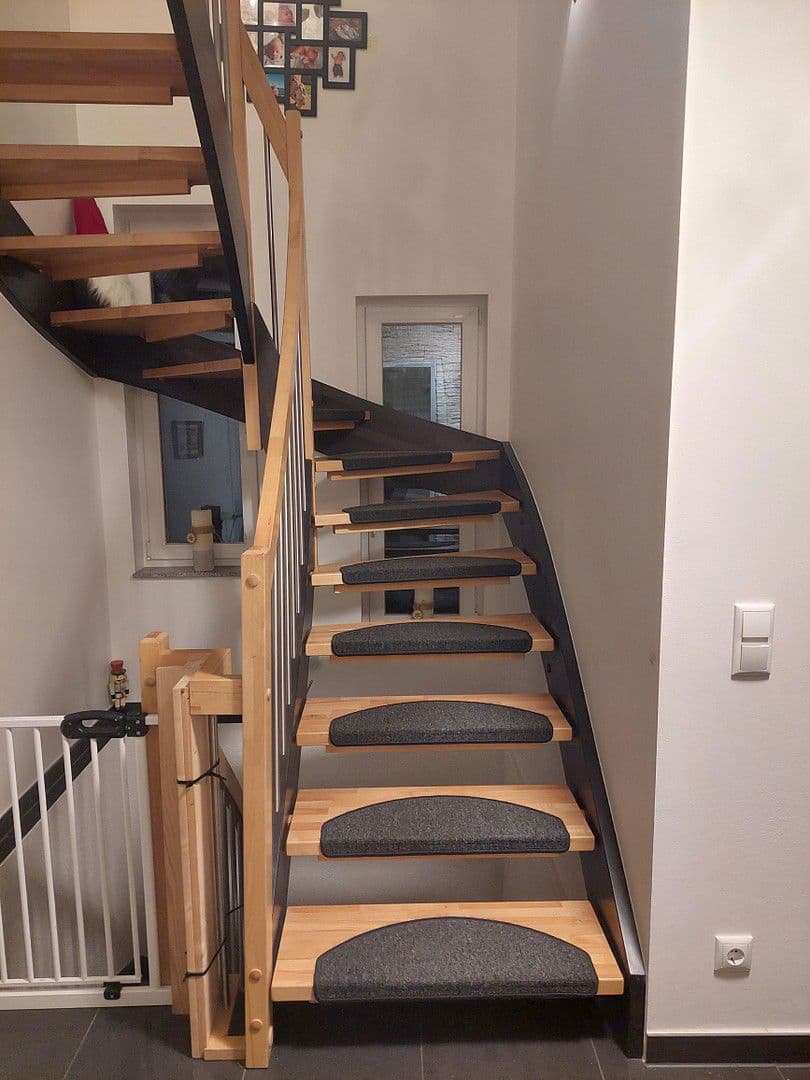 Predaj domu 110 m², pozemek 412 m², Oppenheim, Porýnie-Falcko Predaj domu 110 m², pozemek 412 m², Oppenheim, Porýnie-Falcko