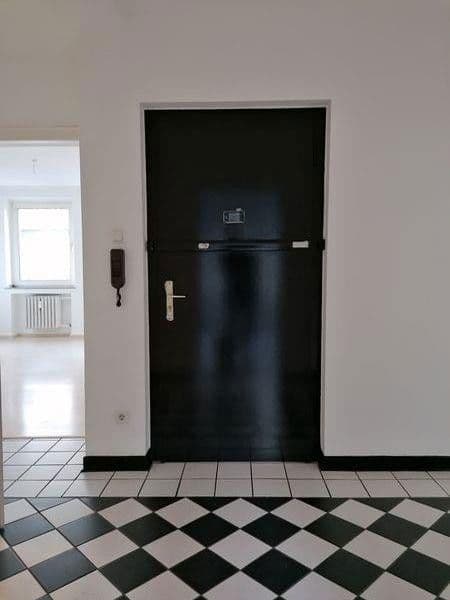 Prenájom bytu 4-izbový 166 m², Düsseldorf, Severné Porýnie - Westfálsko Prenájom bytu 4-izbový 166 m², Düsseldorf, Severné Porýnie - Westfálsko