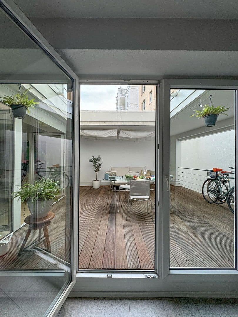 Prenájom bytu 4-izbový 166 m², Düsseldorf, Severné Porýnie - Westfálsko Prenájom bytu 4-izbový 166 m², Düsseldorf, Severné Porýnie - Westfálsko