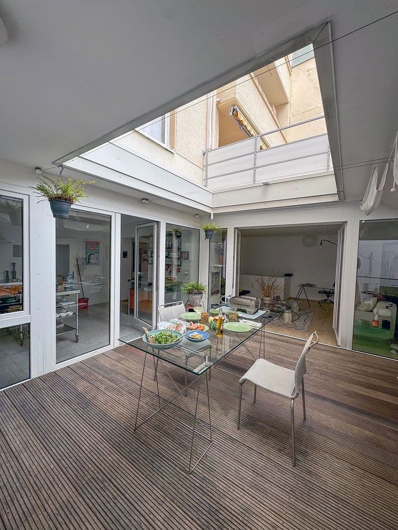 Prenájom bytu 4-izbový 166 m², Düsseldorf, Severné Porýnie - Westfálsko Prenájom bytu 4-izbový 166 m², Düsseldorf, Severné Porýnie - Westfálsko