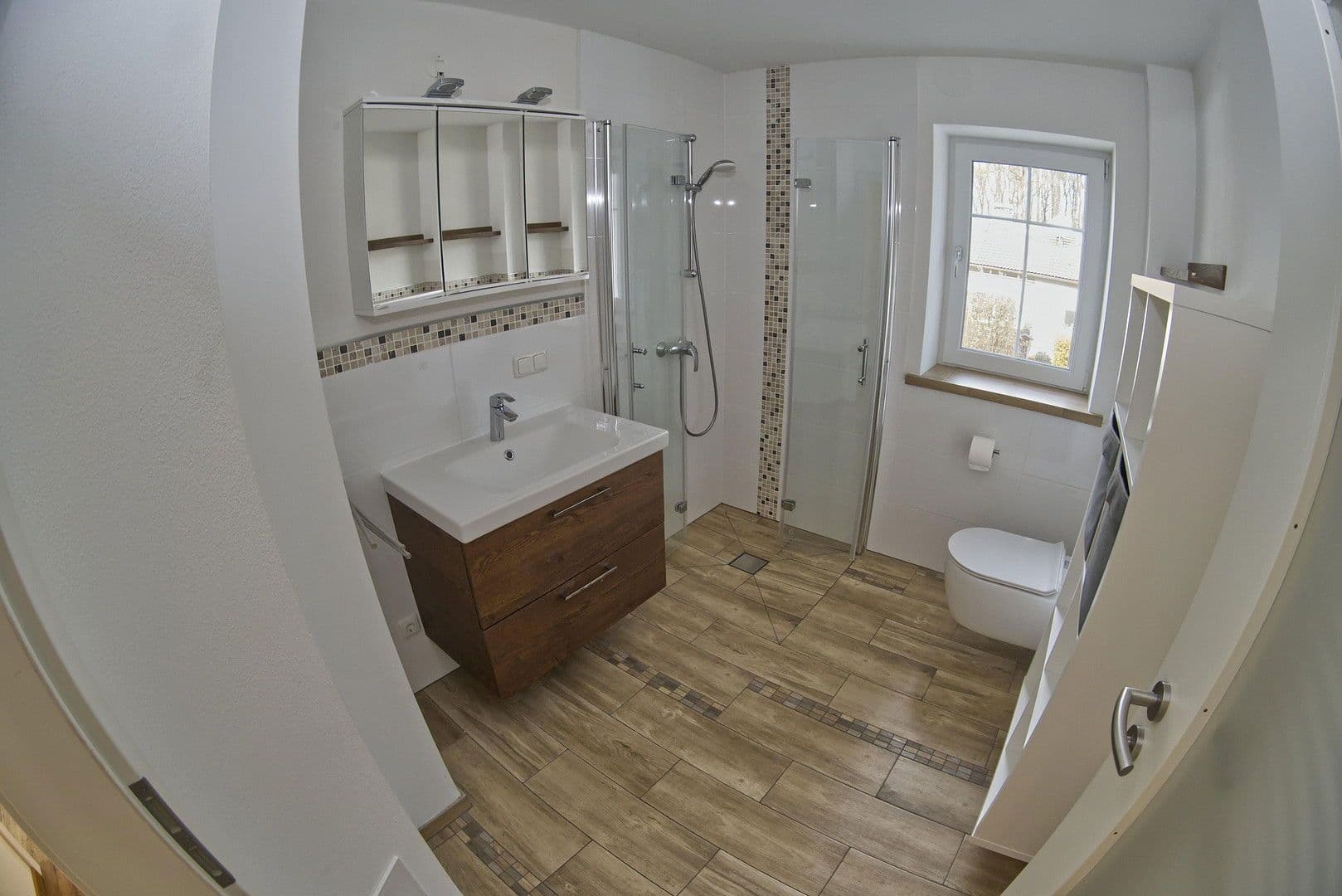 Prenájom bytu 5-izbový 129 m², Starnberg, Bavorsko Prenájom bytu 5-izbový 129 m², Starnberg, Bavorsko