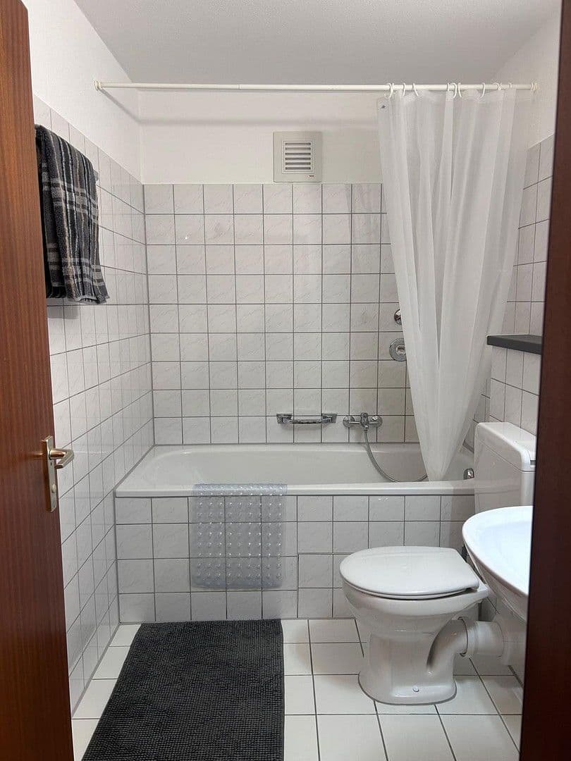 Prenájom bytu 2-izbový 59 m², Stuttgart, Bádensko-Wurttembersko Prenájom bytu 2-izbový 59 m², Stuttgart, Bádensko-Wurttembersko