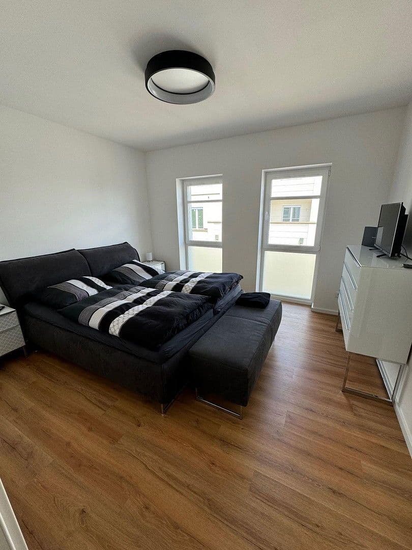 Prenájom bytu 4-izbový 189 m², Carl-Adam-Petri-Straße, Brandenburg - Potsdam, Brandenbursko Prenájom bytu 4-izbový 189 m², Carl-Adam-Petri-Straße, Brandenburg - Potsdam, Brandenbursko