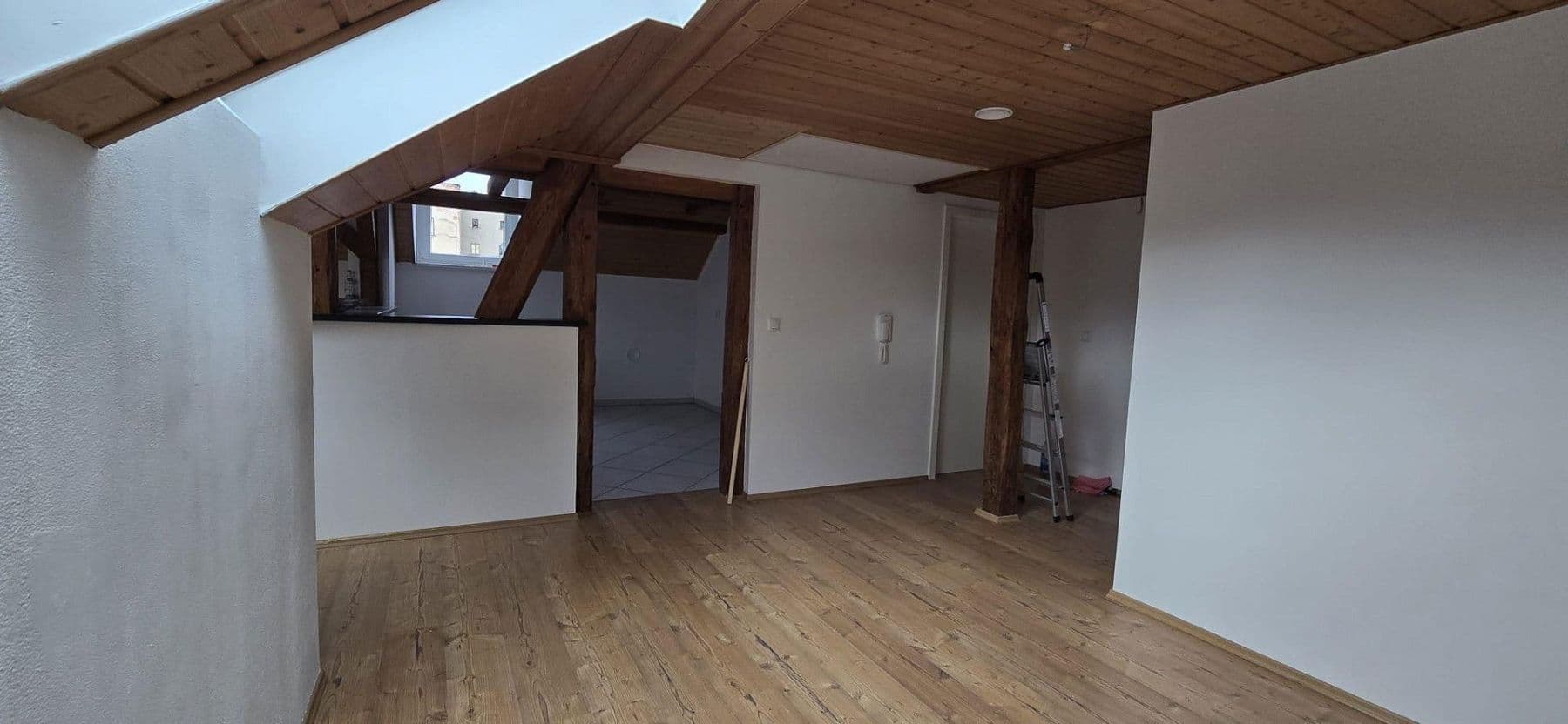 Prenájom bytu 3-izbový 108 m², Markt 5, Treuen, Sasko Prenájom bytu 3-izbový 108 m², Markt 5, Treuen, Sasko